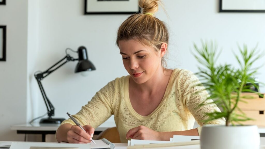 3-tips-for-writing-a-perfect-essay-justalittlebite