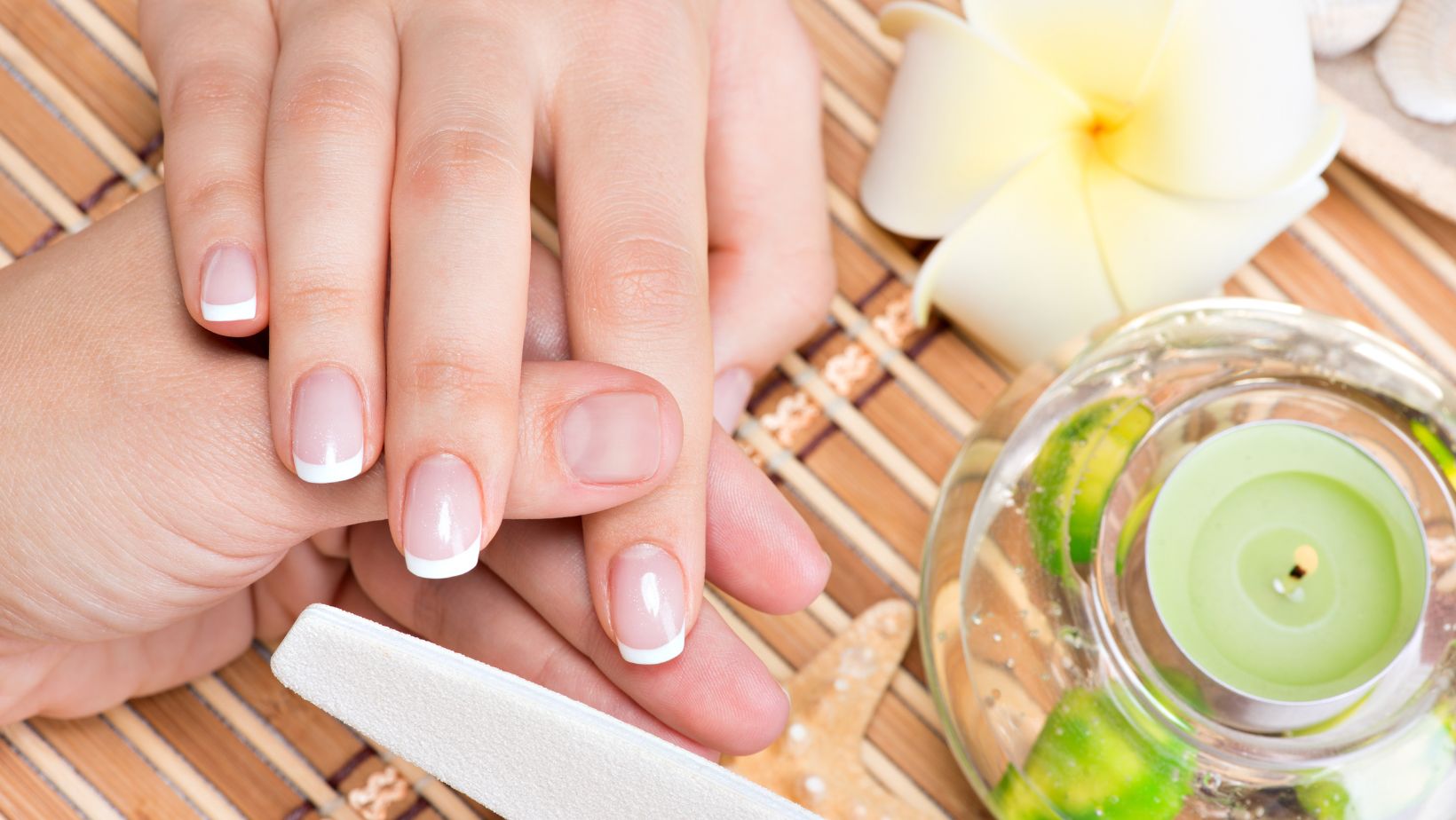 elegantes uñas acrilicas para boda