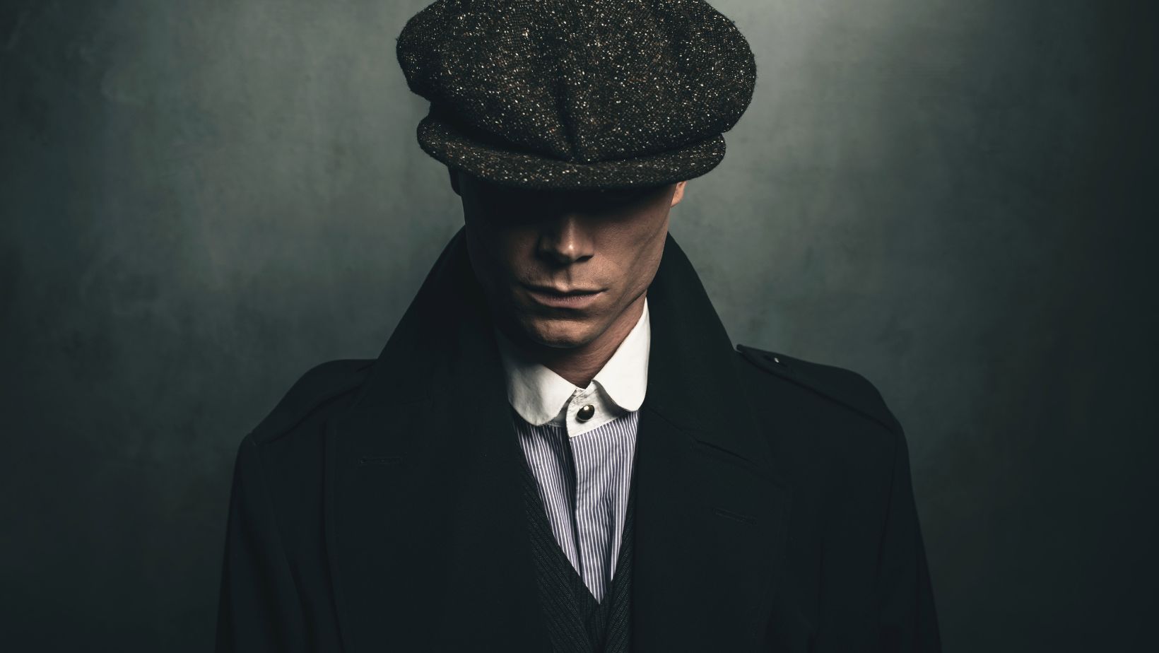 why does tommy shelby rub his cigarette on his lips