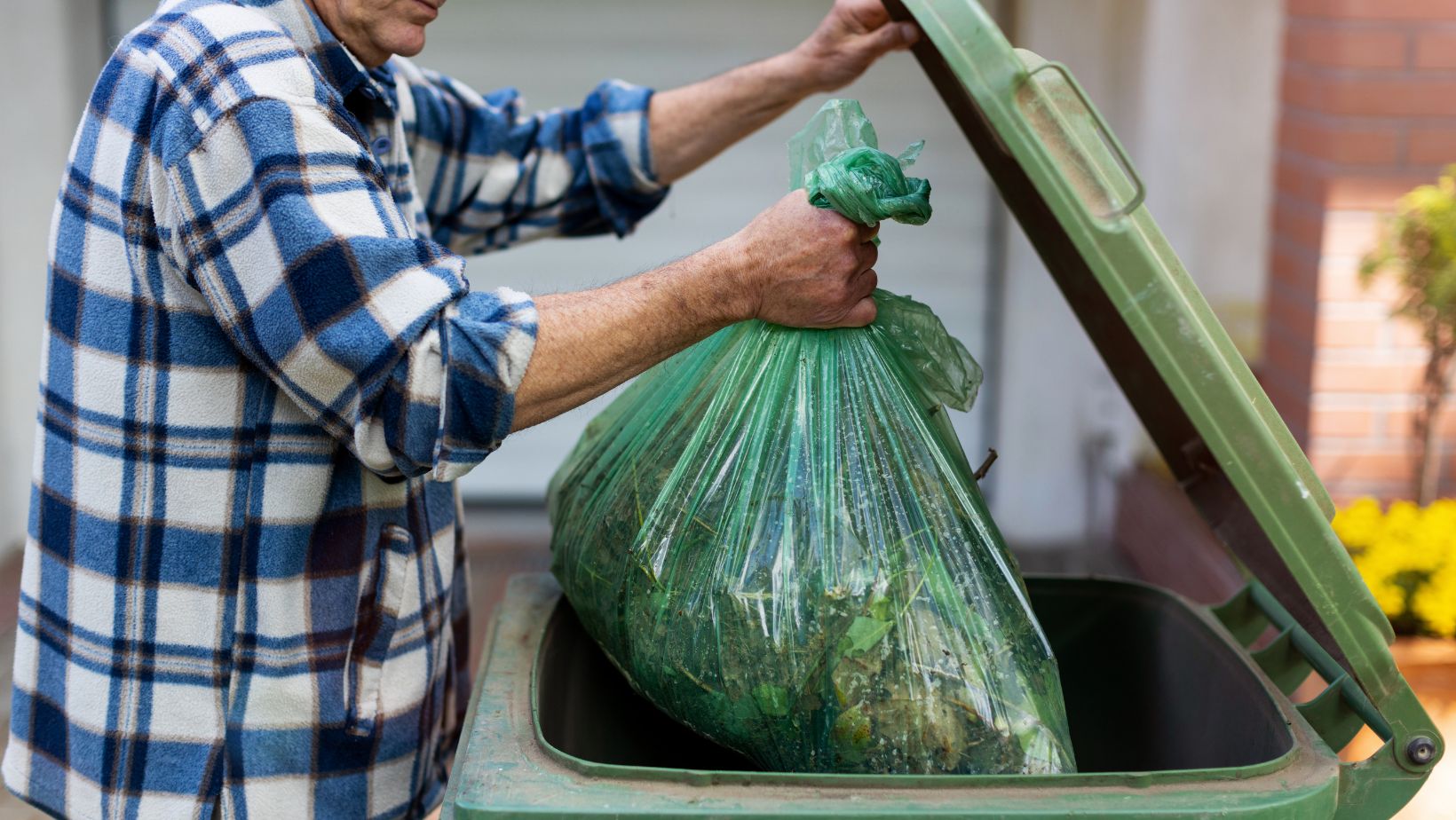 what must food handlers do before taking out the garbage